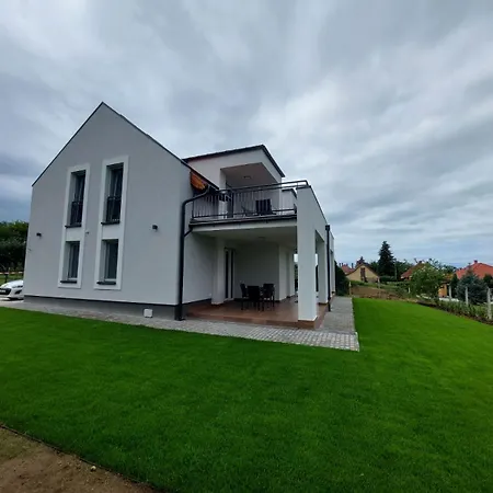 Vitorlas アパート