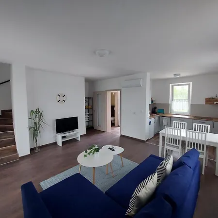 Vitorlás Apartamento Balatonszarszo
