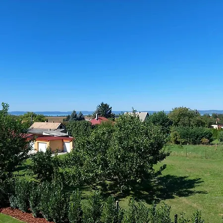 Vitorlás Apartamento Balatonszarszo