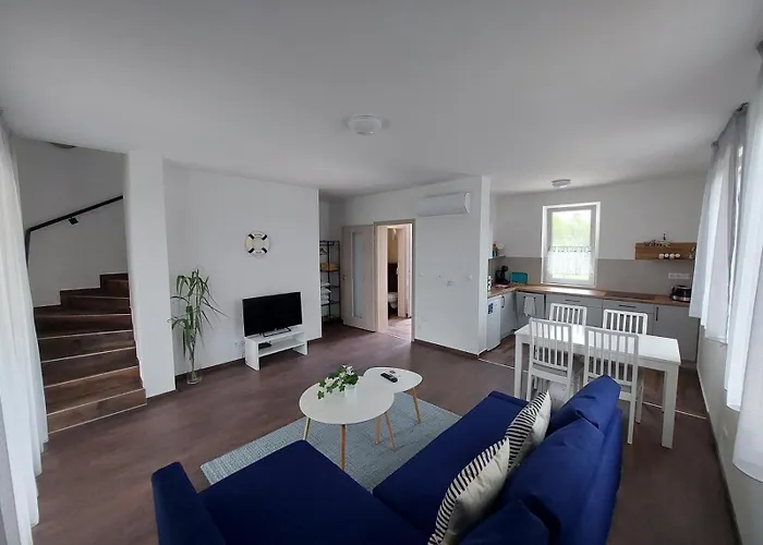 Vitorlas Apartament Balatonszarszo