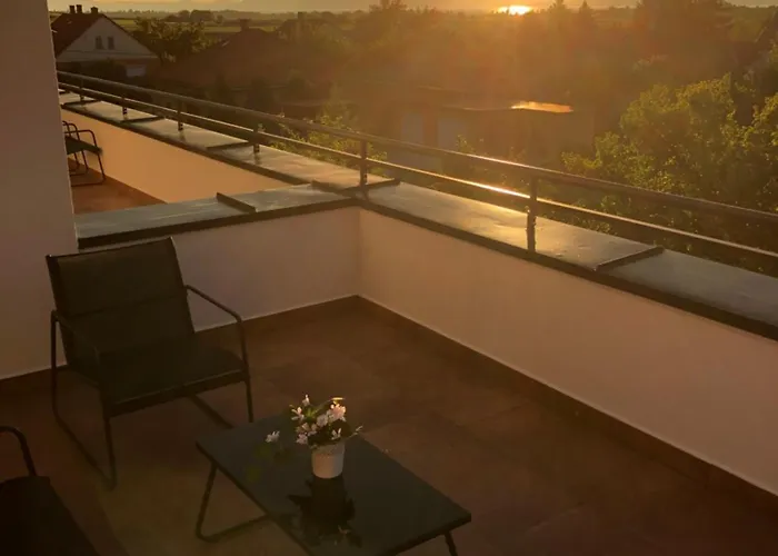 Vitorlás Balatonszarszo