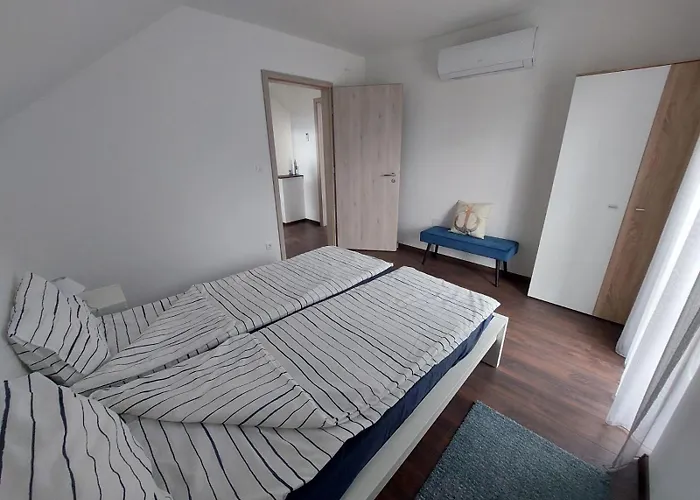 Vitorlas * Balatonszarszo