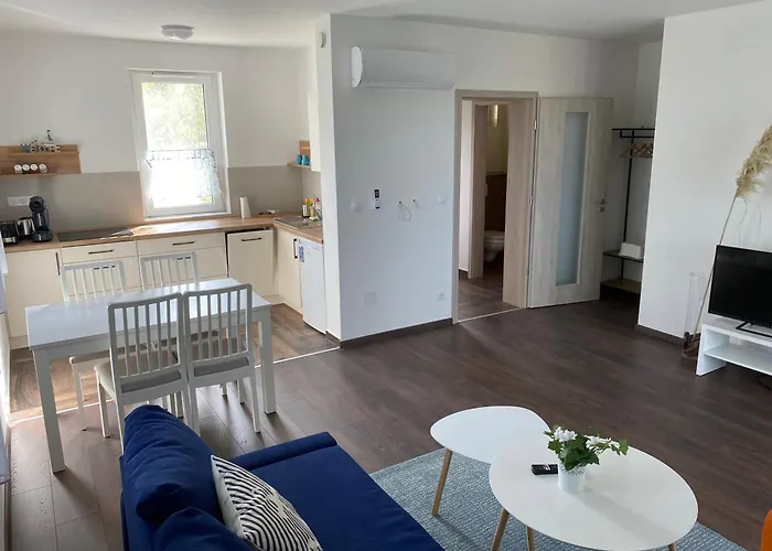 Vitorlas * Balatonszarszo